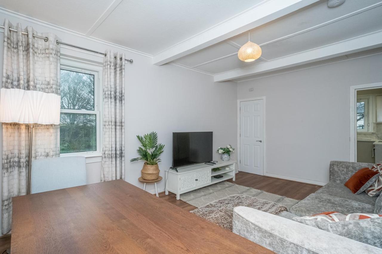 Pass The Keys Cosy And Spacious 2 Beds Flat With - Free Parking Edinburgh Eksteriør billede