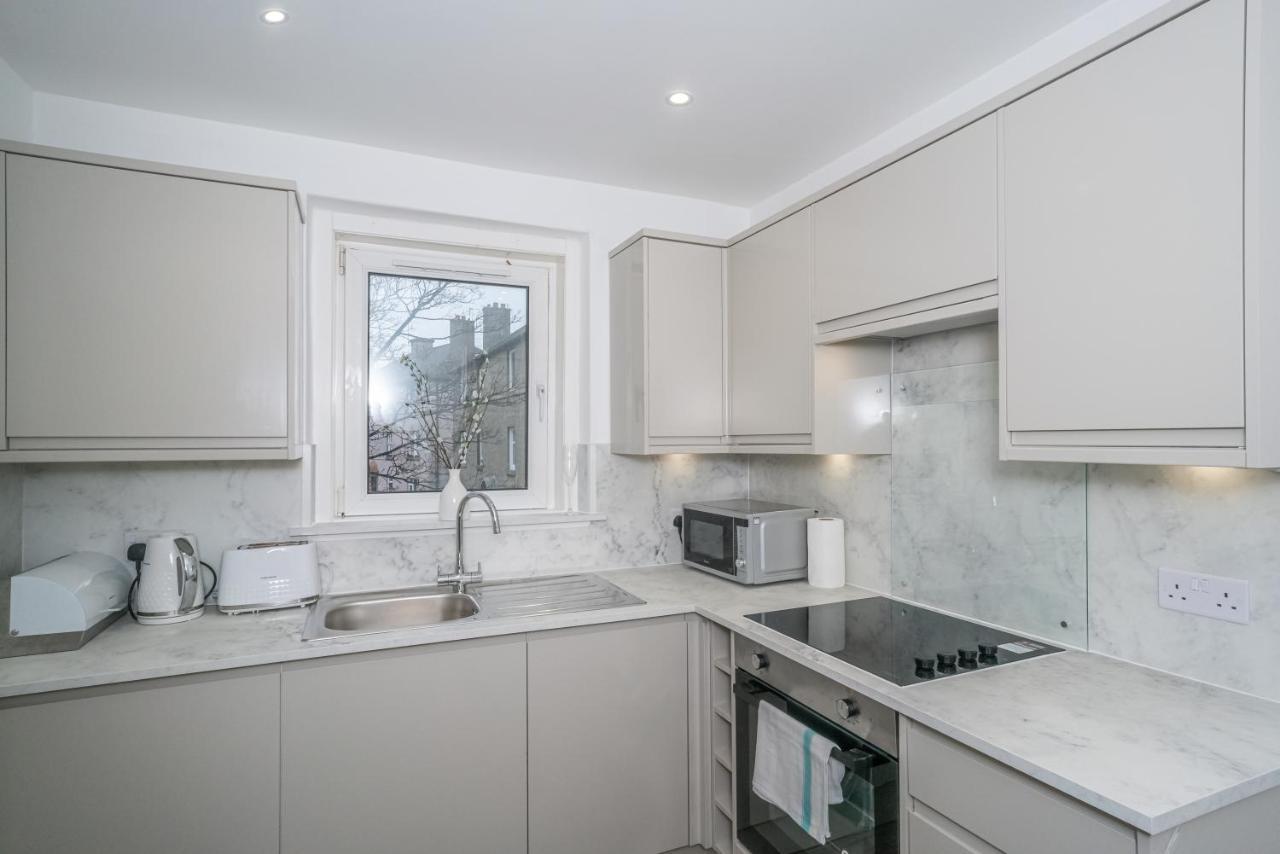 Pass The Keys Cosy And Spacious 2 Beds Flat With - Free Parking Edinburgh Eksteriør billede