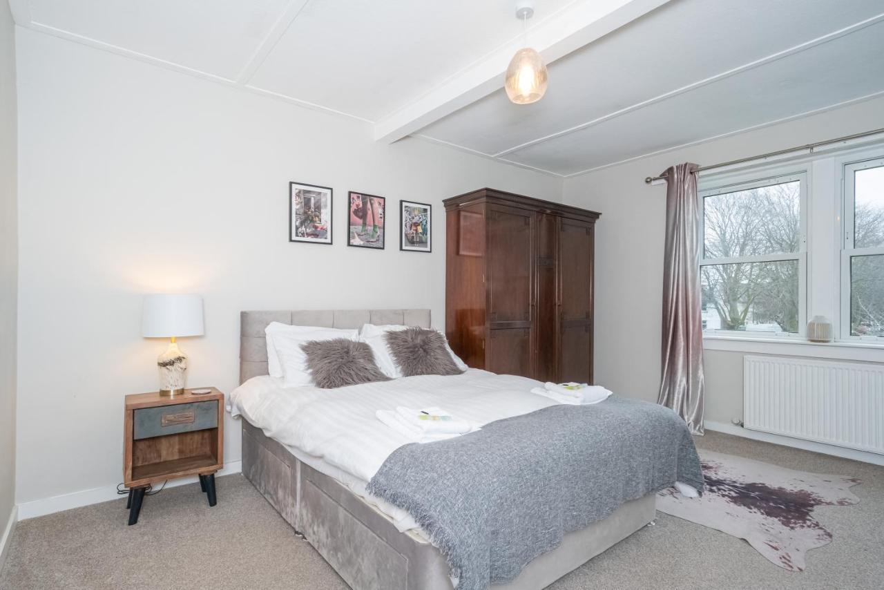 Pass The Keys Cosy And Spacious 2 Beds Flat With - Free Parking Edinburgh Eksteriør billede