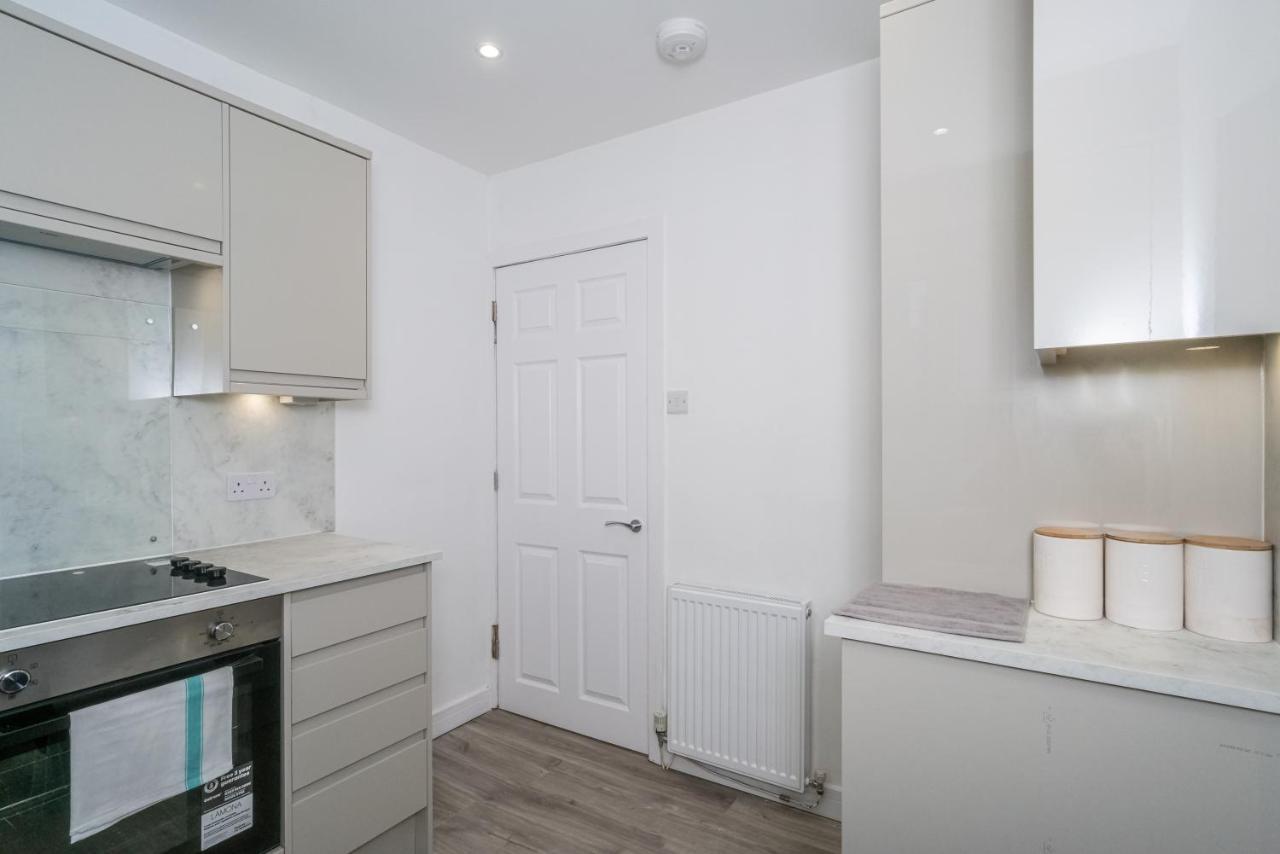 Pass The Keys Cosy And Spacious 2 Beds Flat With - Free Parking Edinburgh Eksteriør billede